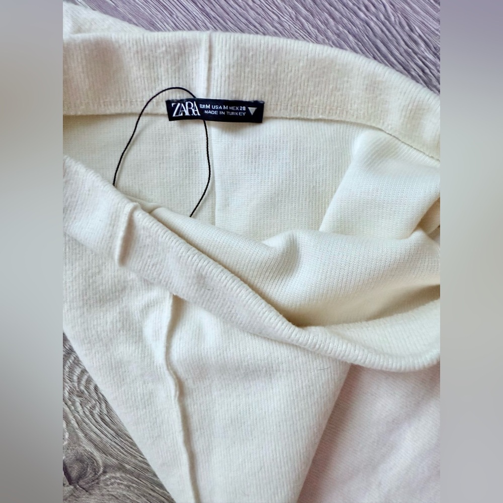 ZARA White Knit Midi Skirt – Minimalist Stretch Fit - Picture 2 of 4